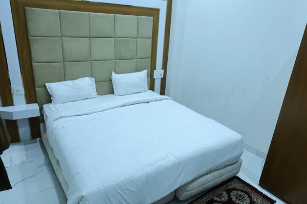 Deluxe Double Bed Room