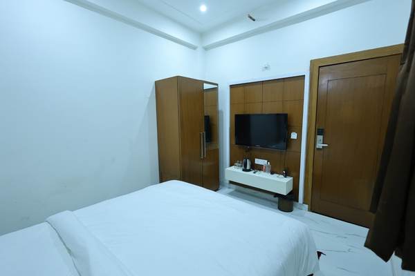 Deluxe Double Bed Room